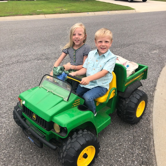 🌺 Meet your Posher 🌺 - Picture 9 of 12